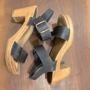 No.6 Two Strap Clog on Mid Heel in Navy, 39